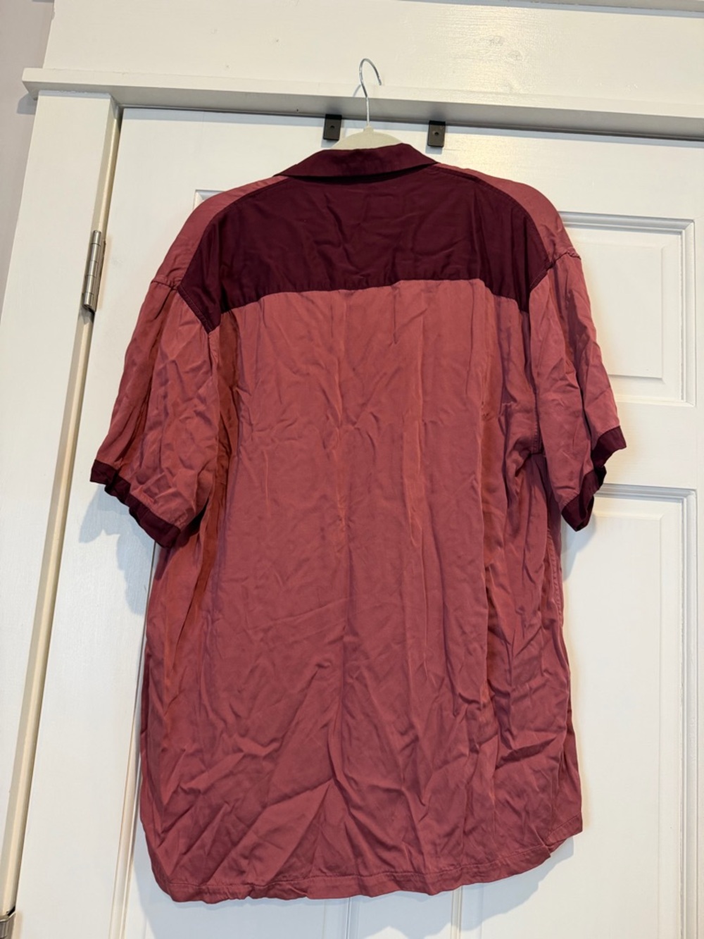 Abercrombie & Fitch Men's Short Sleeve Button-Up Shirt in Dusty Rose - Picture 4 of 4